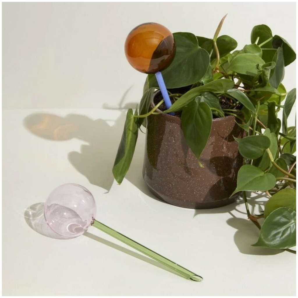 Boule d'arrosage design 'Flora' en verre de Hübsch